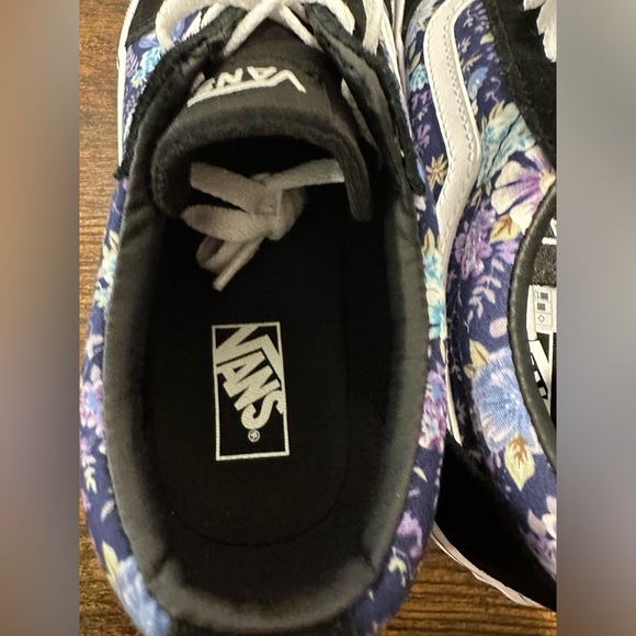 Vans Little/Big Girls Moody Floral Purple/Black Sneakers NWT Various Sizes - Picture 4 of 7